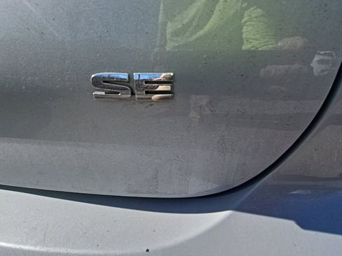 Used 2025 Mitsubishi Outlander SE image 14