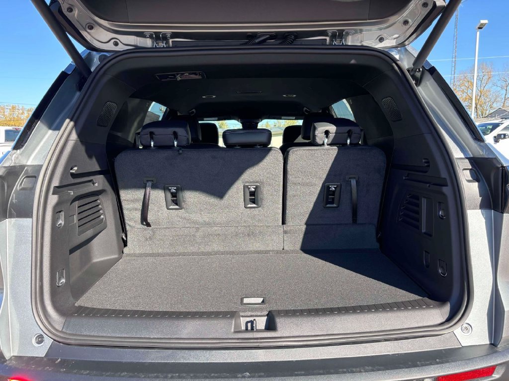 New 2027 Chevrolet Traverse LT w/ Driver Confidence Package AWD/4WD image 33