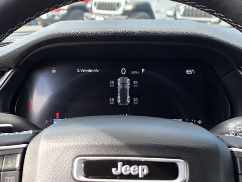 New 2025 Jeep Grand Cherokee 4WD image 14