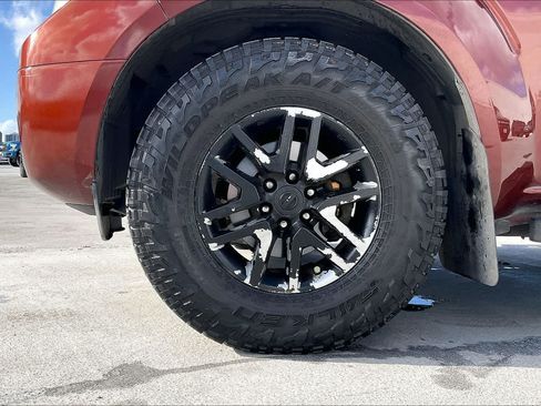Used 2017 Nissan Frontier SV w/ SV Value Truck Package RWD image 8