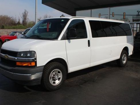 Used 2019 Chevrolet Express 3500 LT w/ LT Preferred Equipment Group image 11