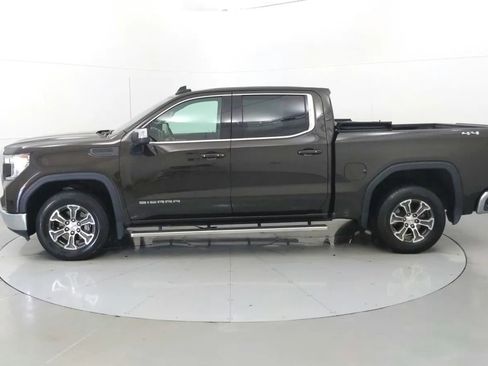 Used 2020 GMC Sierra 1500 SLE w/ SLE Convenience Package image 4