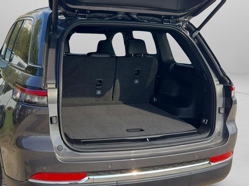 New 2025 Jeep Grand Cherokee Limited RWD image 26