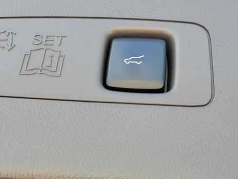 Certified 2023 Lincoln Corsair FWD w/ Equipment Group 101A image 9