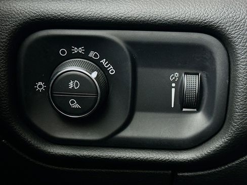 Used 2023 RAM 1500 Big Horn image 17