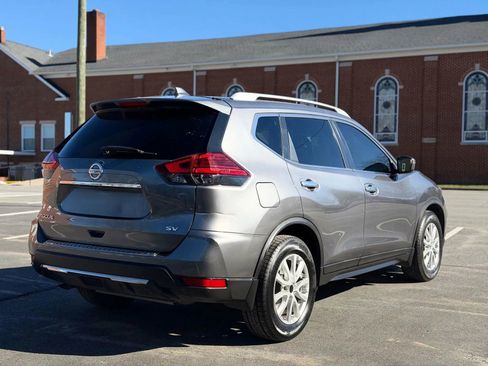Used 2017 Nissan Rogue SV FWD image 6