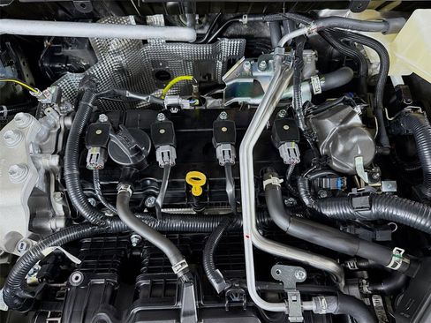 New 2025 Mitsubishi Outlander SE image 30