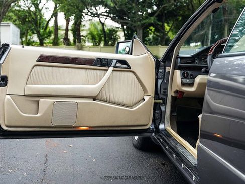 Used 1995 Mercedes-Benz E 320 Convertible image 27