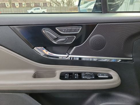 New 2026 Lincoln Corsair Premiere image 18