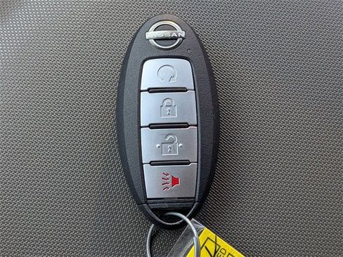 Used 2022 Nissan Frontier SV image 29