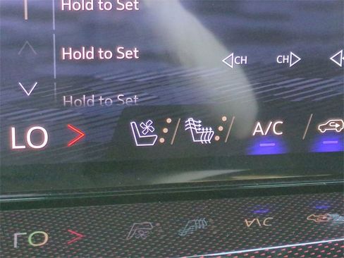 New 2026 Chevrolet Traverse RS image 23