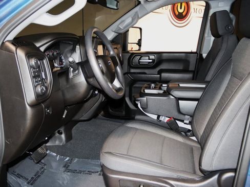 Used 2026 Chevrolet Silverado 2500 Custom w/ Custom Value Package image 35