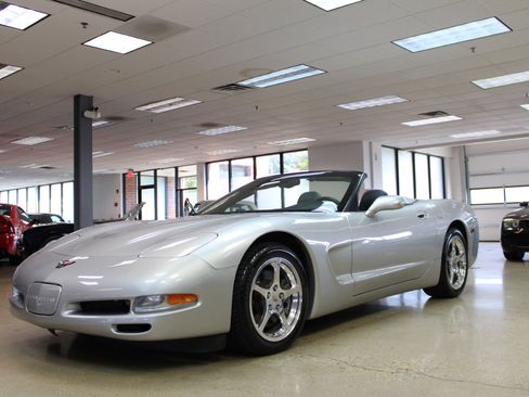 Used 2004 Chevrolet Corvette Convertible w/ Preferred Equipment Group image 32