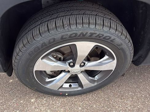 Used 2020 Jeep Cherokee Limited AWD/4WD image 10