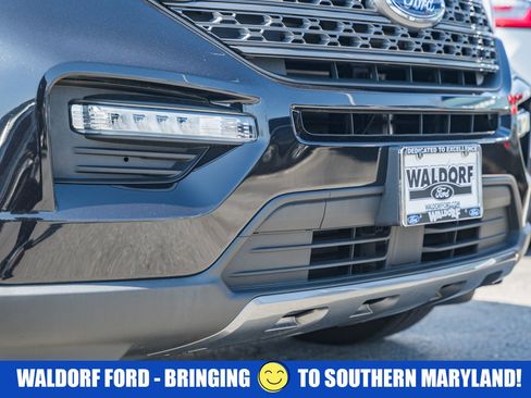 Used 2022 Ford Explorer XLT w/ Equipment Group 202A image 14