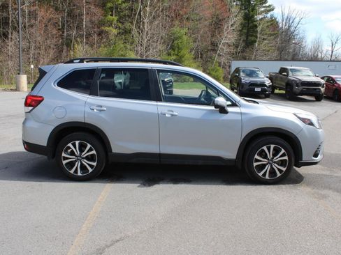 Used 2023 Subaru Forester Limited AWD/4WD image 4
