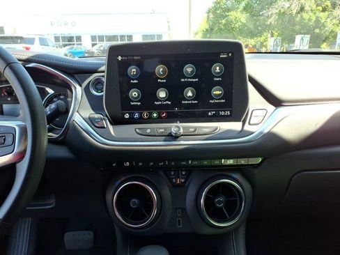 Used 2025 Chevrolet Blazer LT FWD image 10