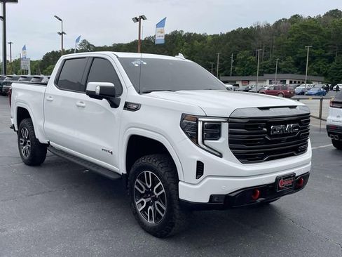 Used 2024 GMC Sierra 1500 AT4 w/ AT4 Preferred Package AWD/4WD image 6