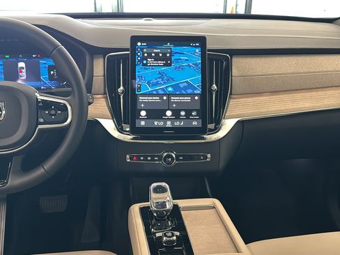 New 2026 Volvo XC90 B5 Core AWD/4WD image 11