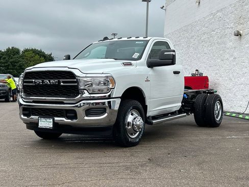 New 2024 RAM 3500 Tradesman image 4