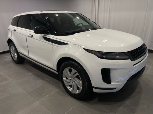 Used 2024 Land Rover Range Rover Evoque S image 3