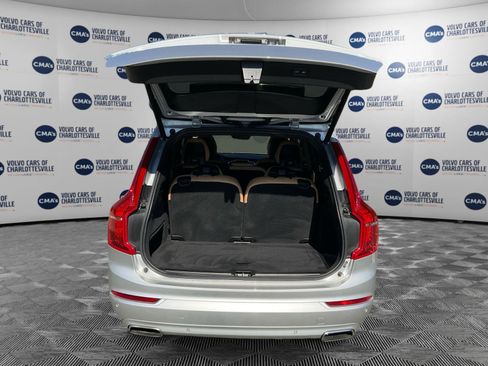 Used 2018 Volvo XC90 T6 Momentum w/ Convenience Package AWD/4WD image 11