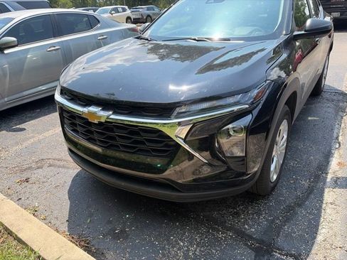Used 2026 Chevrolet Trax LS FWD image 20