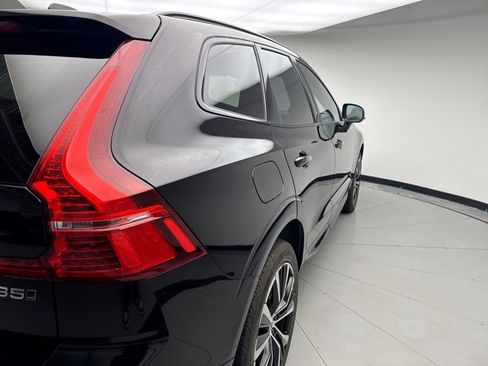 Used 2025 Volvo XC60 B5 Plus image 5