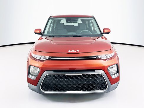 Used 2022 Kia Soul LX w/ Technology Package FWD image 2