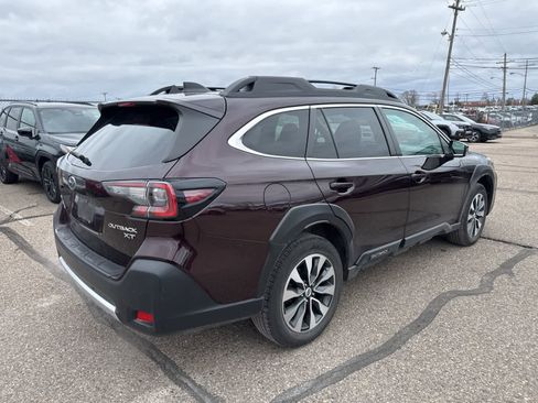 Used 2023 Subaru Outback Limited XT image 3