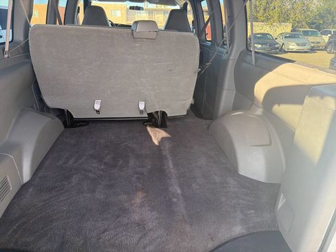 Used 2009 Chevrolet Express 1500 Passenger w/ LT Preferred Equipment Group image 18