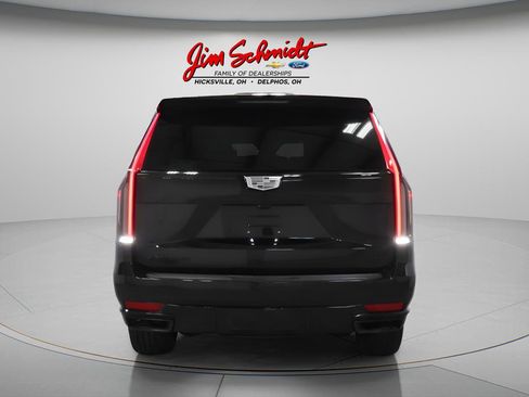 Used 2022 Cadillac Escalade Sport Platinum w/ LPO, ONYX Package image 5
