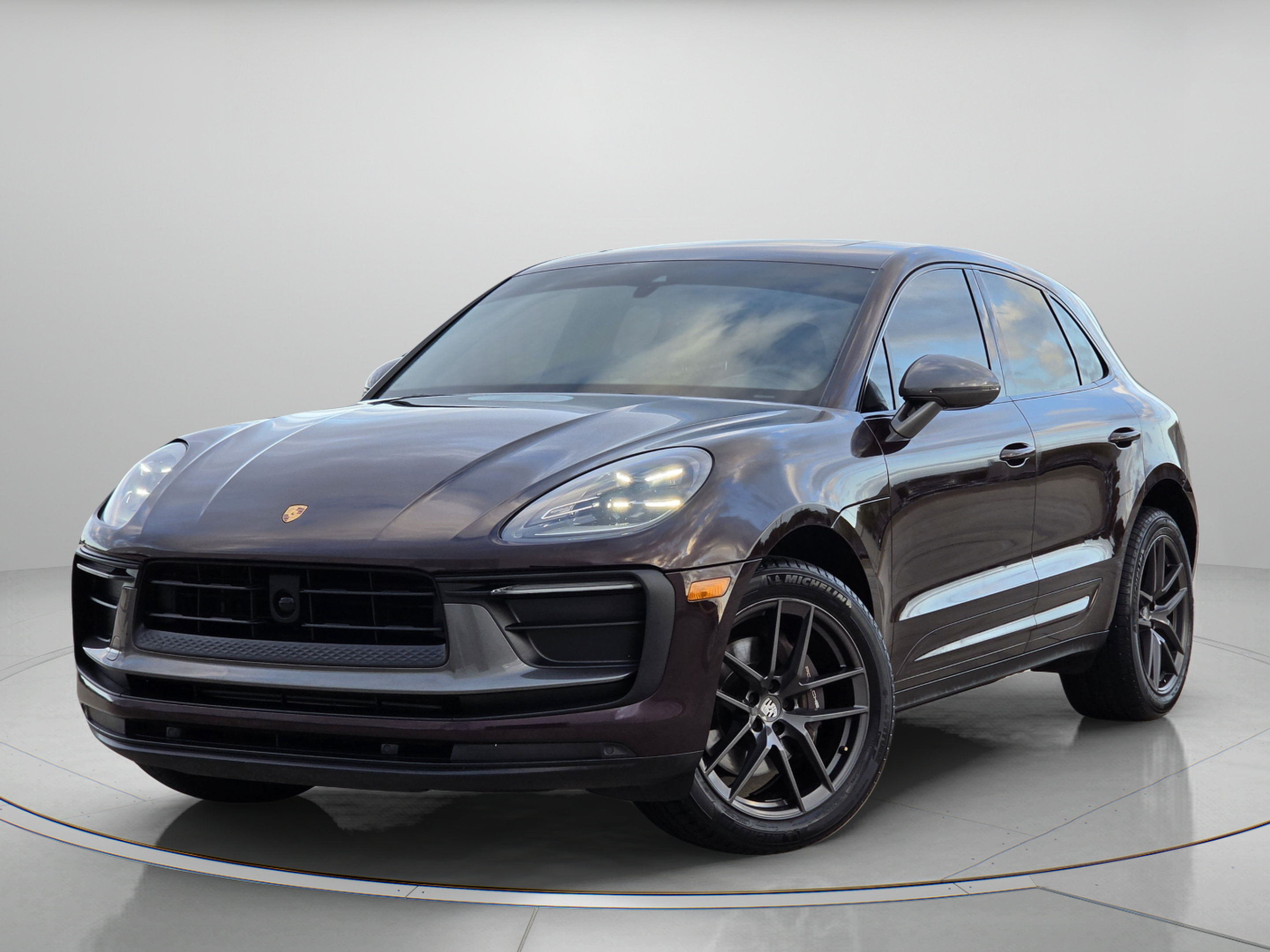 Used 2023 Porsche Macan Turbo AWD/4WD image 1