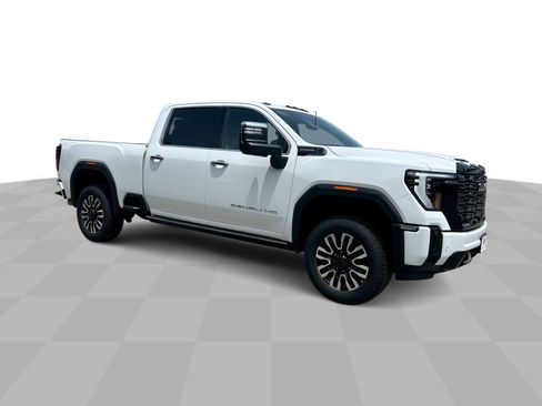 Certified 2025 GMC Sierra 3500 Denali Ultimate AWD/4WD image 2