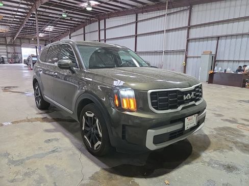Used 2025 Kia Telluride S image 6