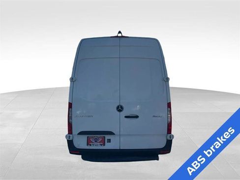 Used 2021 Mercedes-Benz Sprinter 2500 image 6
