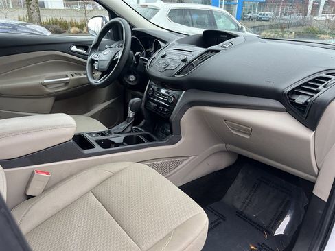 Used 2017 Ford Escape SE image 8