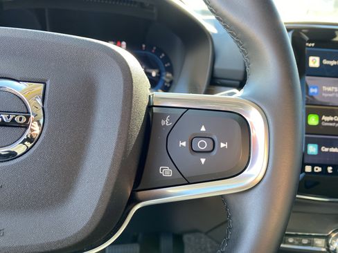 Used 2025 Volvo XC40 B5 Core image 95