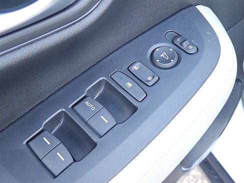 New 2026 Honda HR-V LX image 13