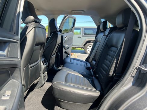 Used 2022 Ford Edge SEL image 18