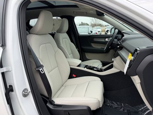 New 2026 Volvo XC40 B4 Plus w/ Protection Package Premier image 8