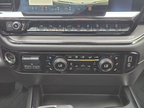 Used 2024 Chevrolet Silverado 1500 ZR2 w/ Technology Package AWD/4WD image 21