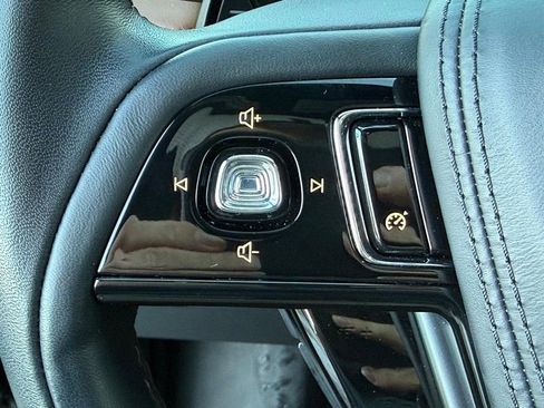 Used 2023 Lincoln Aviator Reserve w/ Class IV Trailer Tow Package image 17