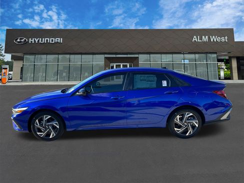 Certified 2025 Hyundai Elantra Sport image 8