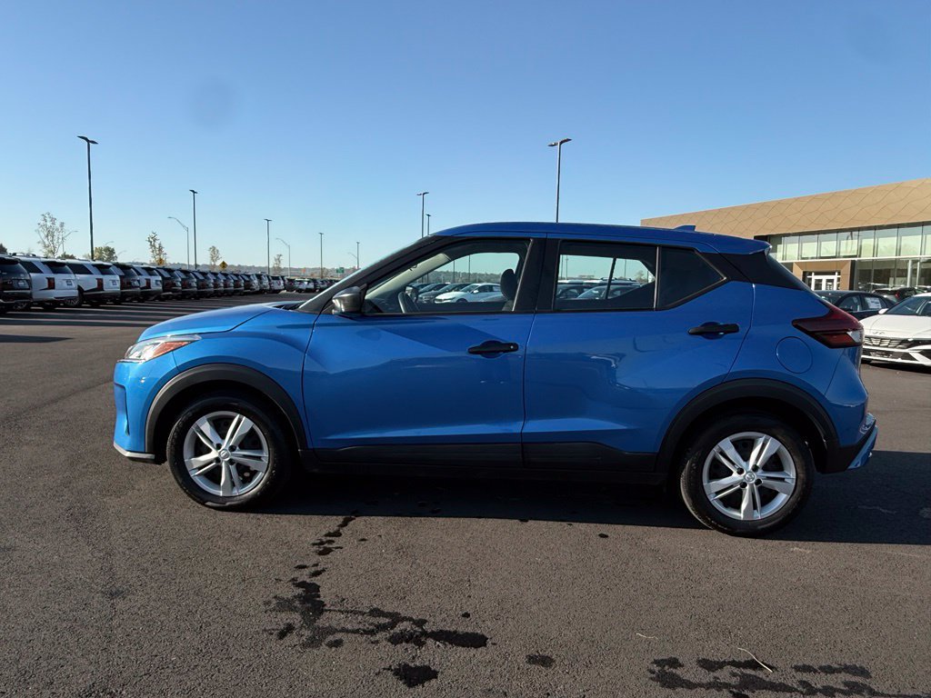 Used 2025 Nissan Kicks Play S FWD image 9