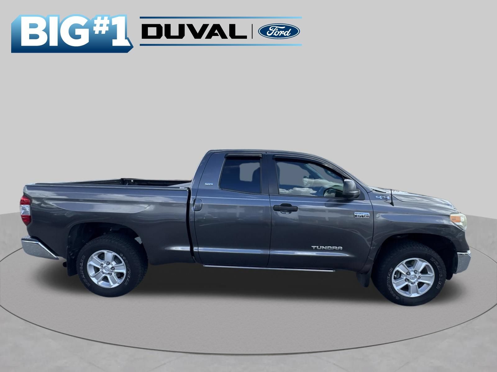 Used 2016 Toyota Tundra SR5 w/ SR5 Upgrade Package AWD/4WD image 2