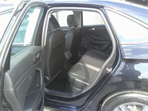 Used 2024 Volkswagen Jetta SE FWD image 25