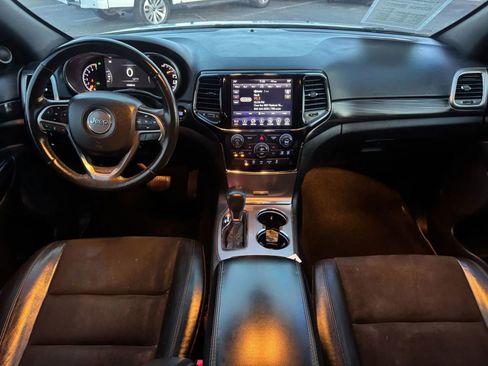 Used 2019 Jeep Grand Cherokee Altitude image 24