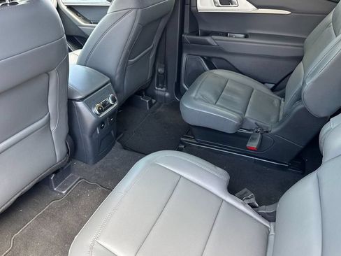 Used 2025 Ford Explorer Active w/ Active Comfort Package RWD image 15