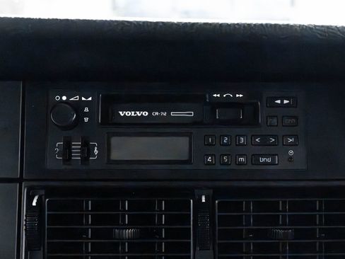 Used 1990 Volvo 240 DL image 13